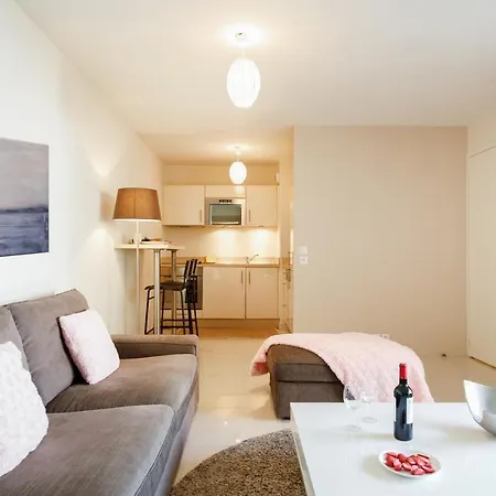 Amina Yourhosthelper Apartment Cannes